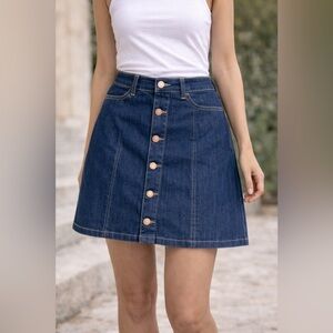 CELEBRITY PINK Denim
Button Front Mini Skirt - Size
Junior 13/31